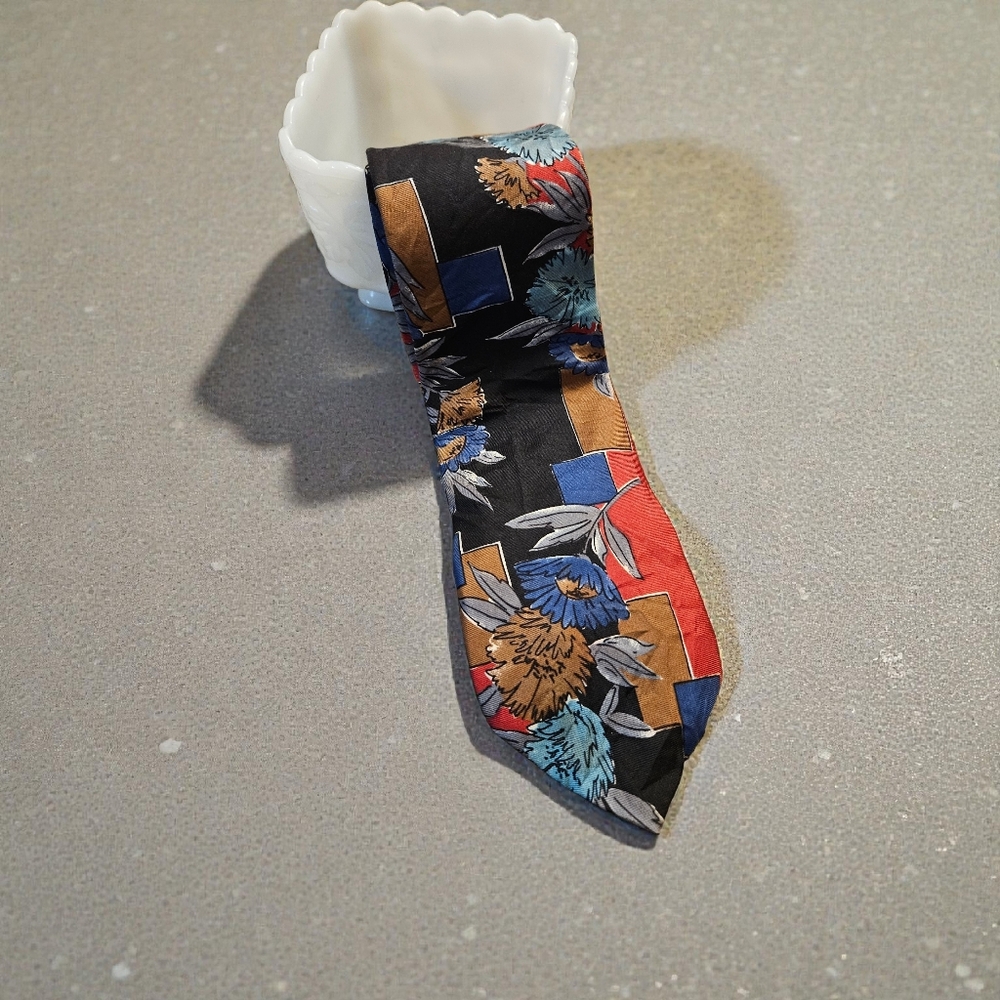 Halston Heritage Vibrant Floral Tie